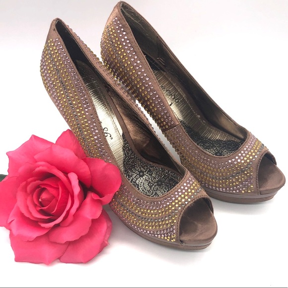 Society 86 Gem Encrusted Satin Heels size 9 - Picture 2 of 9
